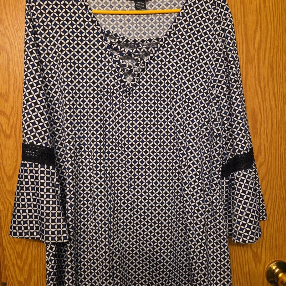 Robert Lewis Bell sleeve top size extra large